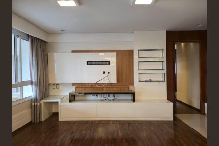Apartamento à venda com 194m², 3 quartos e 3 vagas Apartamento à venda com 194m², 3 quartos e 3 vagasSala