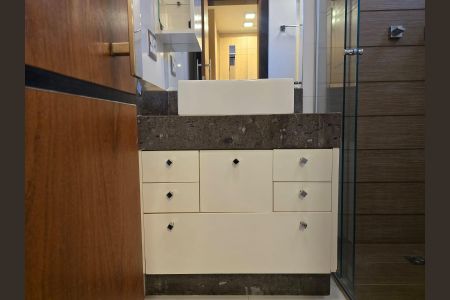Apartamento à venda com 194m², 3 quartos e 3 vagas Apartamento à venda com 194m², 3 quartos e 3 vagasBanheiro da Suíte 3