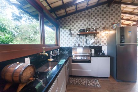 Casa de condomínio à venda com 350m², 4 quartos e 4 vagas Casa de condomínio à venda com 350m², 4 quartos e 4 vagasChurrasqueira