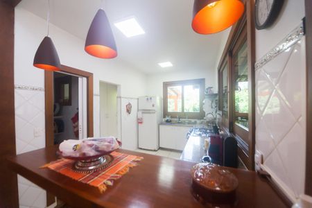 Casa de condomínio à venda com 350m², 4 quartos e 4 vagas Casa de condomínio à venda com 350m², 4 quartos e 4 vagasCozinha