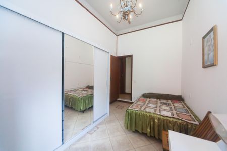 Casa de condomínio à venda com 350m², 4 quartos e 4 vagas Casa de condomínio à venda com 350m², 4 quartos e 4 vagasquarto 1