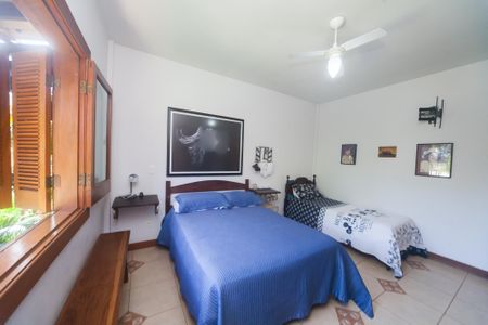 Casa de condomínio à venda com 350m², 4 quartos e 4 vagas Casa de condomínio à venda com 350m², 4 quartos e 4 vagassemi suite 2