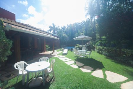 Casa de condomínio à venda com 350m², 4 quartos e 4 vagas Casa de condomínio à venda com 350m², 4 quartos e 4 vagasJardim - piscina