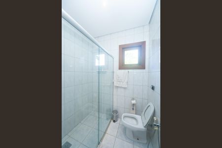 Casa de condomínio à venda com 350m², 4 quartos e 4 vagas Casa de condomínio à venda com 350m², 4 quartos e 4 vagasBanheiro semi suite 1 e 2