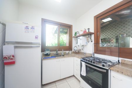 Casa de condomínio à venda com 350m², 4 quartos e 4 vagas Casa de condomínio à venda com 350m², 4 quartos e 4 vagasCozinha