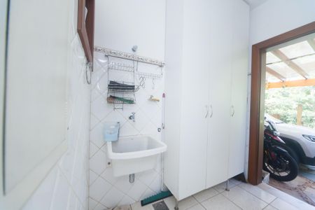 Casa de condomínio à venda com 350m², 4 quartos e 4 vagas Casa de condomínio à venda com 350m², 4 quartos e 4 vagasÁrea de Serviço