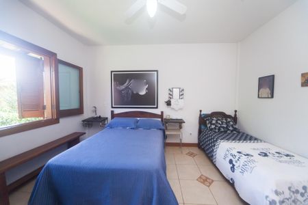 Casa de condomínio à venda com 350m², 4 quartos e 4 vagas Casa de condomínio à venda com 350m², 4 quartos e 4 vagassemi suite 2