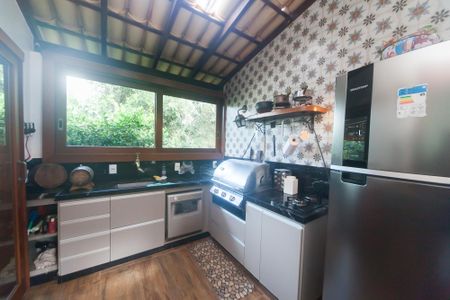 Casa de condomínio à venda com 350m², 4 quartos e 4 vagas Casa de condomínio à venda com 350m², 4 quartos e 4 vagasChurrasqueira