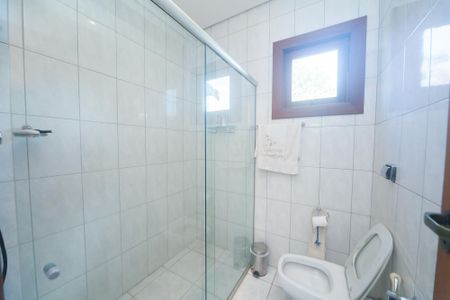 Casa de condomínio à venda com 350m², 4 quartos e 4 vagas Casa de condomínio à venda com 350m², 4 quartos e 4 vagasBanheiro semi suite 1 e 2