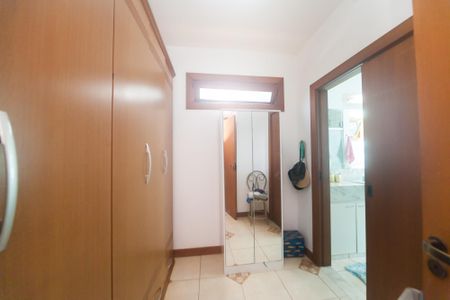 Casa de condomínio à venda com 350m², 4 quartos e 4 vagas Casa de condomínio à venda com 350m², 4 quartos e 4 vagascloset suite