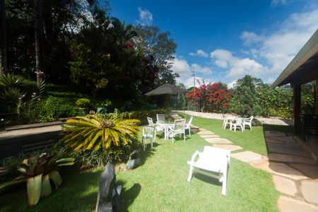 Casa de condomínio à venda com 350m², 4 quartos e 4 vagas Casa de condomínio à venda com 350m², 4 quartos e 4 vagasJardim - piscina