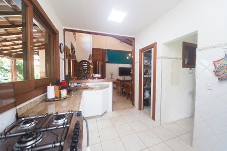 Casa de condomínio à venda com 350m², 4 quartos e 4 vagas Casa de condomínio à venda com 350m², 4 quartos e 4 vagasCozinha
