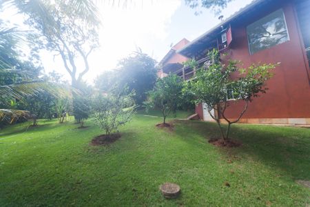 Casa de condomínio à venda com 350m², 4 quartos e 4 vagas Casa de condomínio à venda com 350m², 4 quartos e 4 vagasQuintal