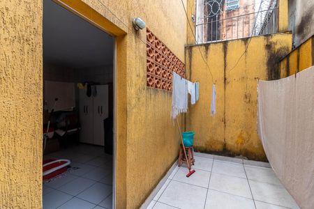 Casa à venda com 110m², 1 quarto e 2 vagasQuintal