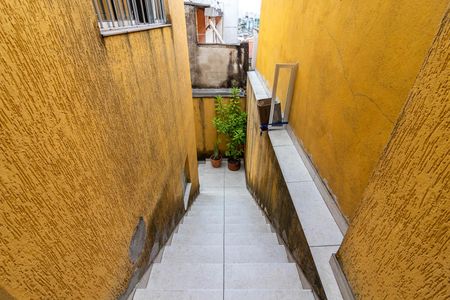 Casa à venda com 110m², 1 quarto e 2 vagasEscada