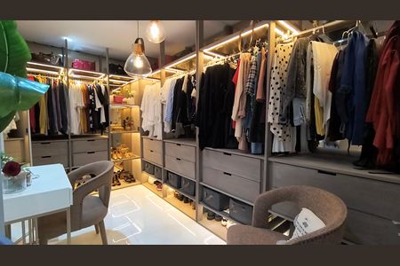 Apartamento à venda com 120m², 2 quartos e 2 vagasQuarto