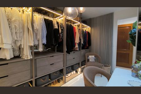 Apartamento à venda com 120m², 2 quartos e 2 vagasQuarto