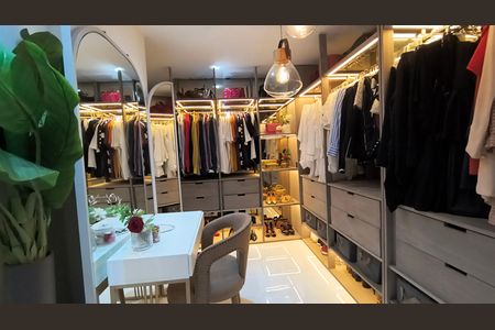 Apartamento à venda com 120m², 2 quartos e 2 vagasQuarto