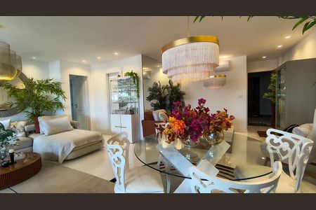 Apartamento à venda com 120m², 2 quartos e 2 vagasSala