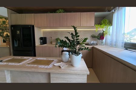 Apartamento à venda com 120m², 2 quartos e 2 vagasCozinha