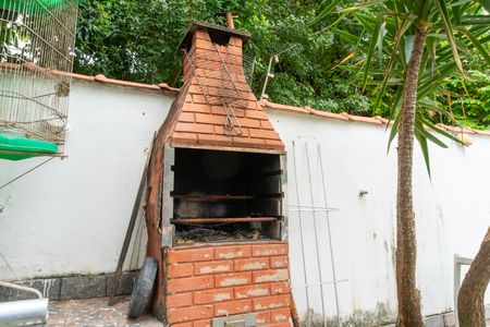 Casa à venda com 311m², 5 quartos e 1 vaga