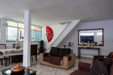 Casa à venda com 311m², 5 quartos e 1 vaga