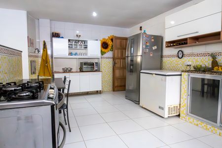 Casa à venda com 311m², 5 quartos e 1 vaga