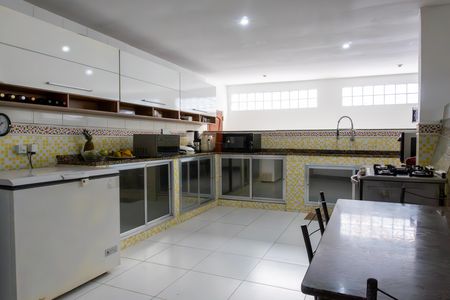 Casa à venda com 311m², 5 quartos e 1 vaga