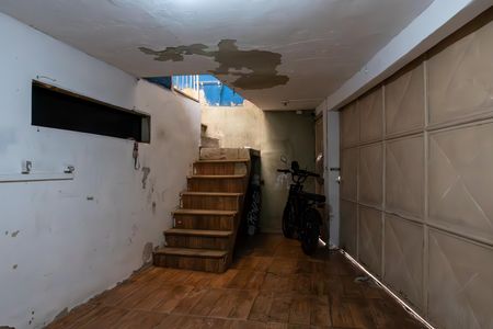 Casa à venda com 311m², 5 quartos e 1 vaga