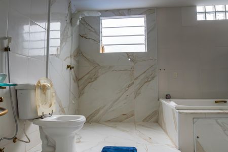 Casa à venda com 311m², 5 quartos e 1 vaga