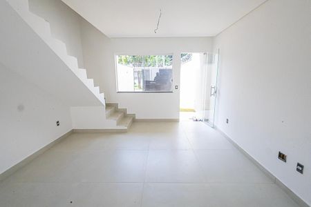 sala de casa à venda com 2 quartos, 110m² em Parque Xangri-lá, Contagem