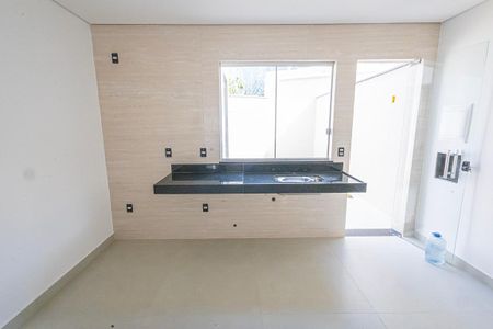 cozinha de casa à venda com 2 quartos, 110m² em Parque Xangri-lá, Contagem