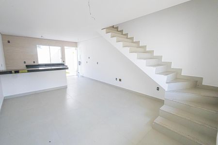 sala de casa à venda com 2 quartos, 110m² em Parque Xangri-lá, Contagem