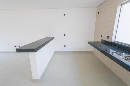 cozinha de casa à venda com 2 quartos, 100m² em Parque Xangri-lá, Contagem