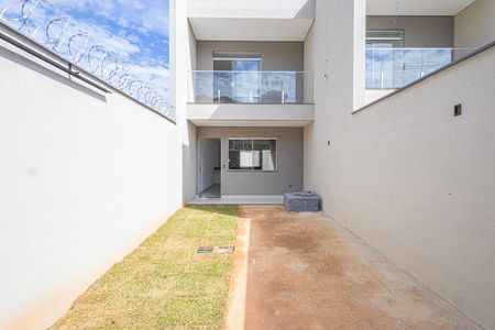 Casa à venda com 100m², 2 quartos e 1 vaga Casa à venda com 100m², 2 quartos e 1 vagagaragem