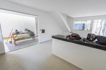 Casa à venda com 150m², 3 quartos e 3 vagascozinha