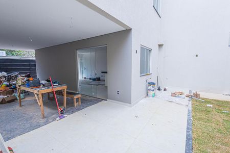 Casa à venda com 150m², 3 quartos e 3 vagasestacionamento / area de serviço