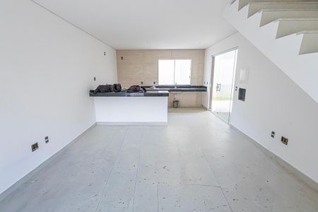 sala de casa à venda com 3 quartos, 150m² em Parque Xangri-lá, Contagem