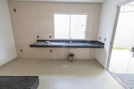 cozinha de casa à venda com 3 quartos, 150m² em Parque Xangri-lá, Contagem