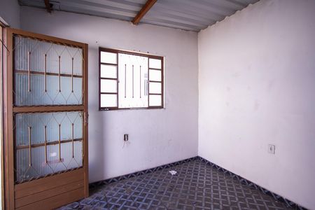 Casa para alugar com 60m², 2 quartos e 1 vaga Casa para alugar com 60m², 2 quartos e 1 vagaQuintal