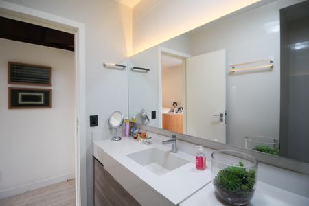 Apartamento para alugar com 142m², 3 quartos e 2 vagas Apartamento para alugar com 142m², 3 quartos e 2 vagasBanheiro da Suíte