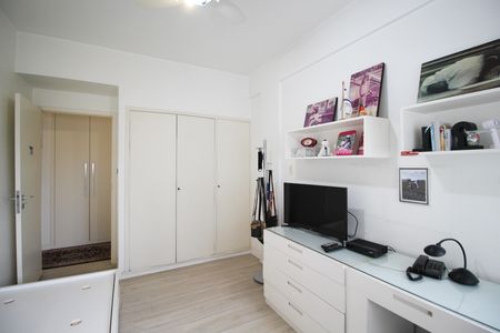 Apartamento para alugar com 142m², 3 quartos e 2 vagas Apartamento para alugar com 142m², 3 quartos e 2 vagasQuarto 1