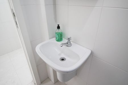 Apartamento para alugar com 142m², 3 quartos e 2 vagas Apartamento para alugar com 142m², 3 quartos e 2 vagasBanheiro de serviço
