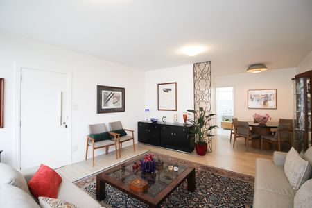 Apartamento para alugar com 142m², 3 quartos e 2 vagas Apartamento para alugar com 142m², 3 quartos e 2 vagasSala
