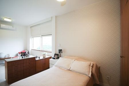 Apartamento para alugar com 142m², 3 quartos e 2 vagas Apartamento para alugar com 142m², 3 quartos e 2 vagasSuíte