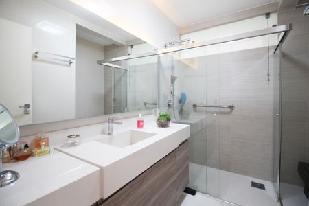 Apartamento para alugar com 142m², 3 quartos e 2 vagas Apartamento para alugar com 142m², 3 quartos e 2 vagasBanheiro da Suíte
