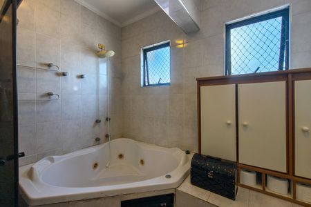 Apartamento para alugar com 301m², 3 quartos e 3 vagasBanheiro da Suíte 1