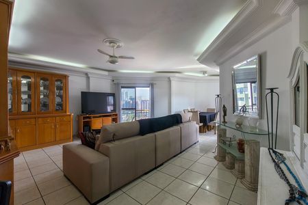 Apartamento para alugar com 301m², 3 quartos e 3 vagasSala