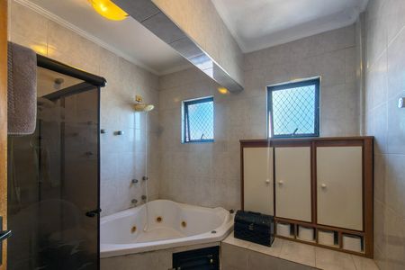 Apartamento para alugar com 301m², 3 quartos e 3 vagasBanheiro da Suíte 1