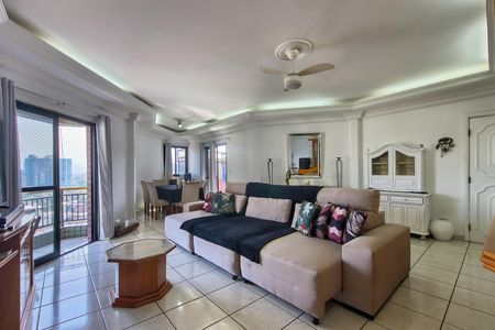 Apartamento para alugar com 301m², 3 quartos e 3 vagasSala